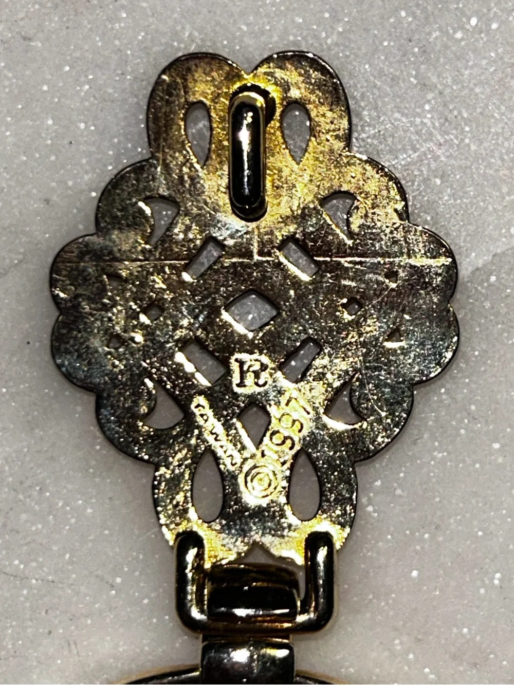 R ~ Vintage ~ Large ~ Gold Tone Chain Link Celtic Knot Design Belt